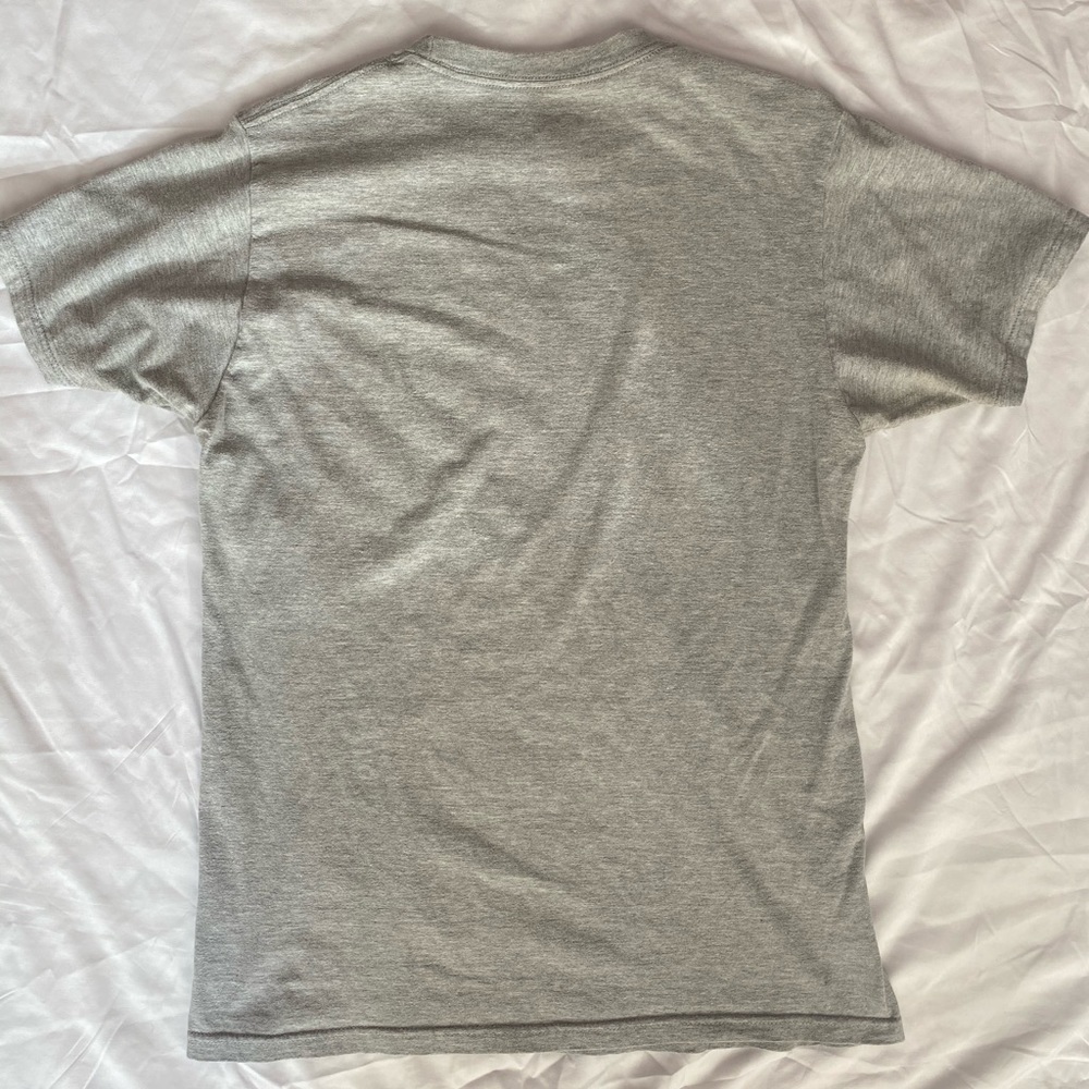 ð€LEVIS BRAND TEE! - Picture 4 of 4